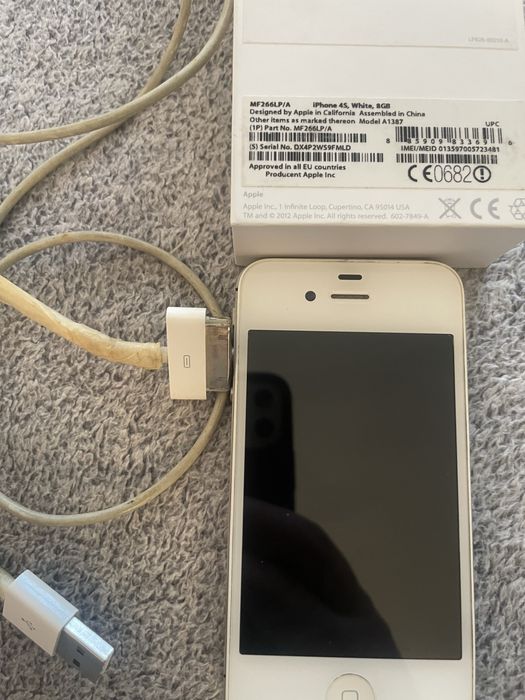 Iphne SE 32Gb 4S 8Gb