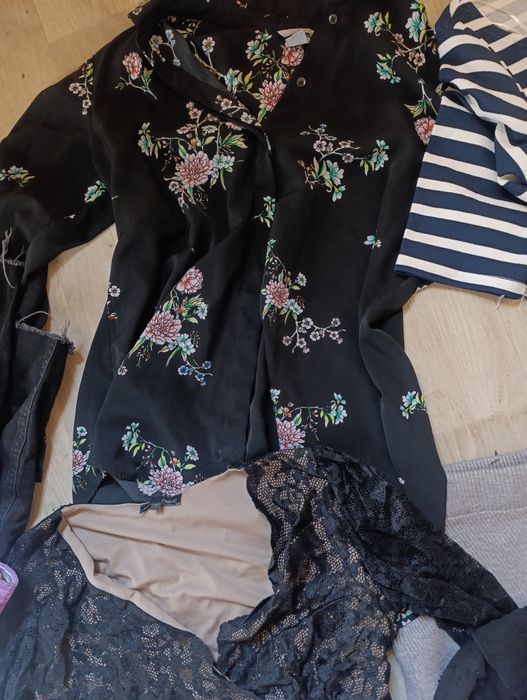 Великий пакет одягу для дівчини