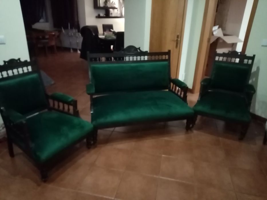 Terno de sofás centenário restaurados