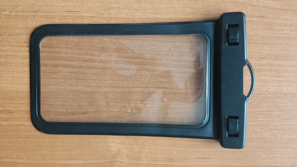 GUESS Etui wodoszczelne na smartfona