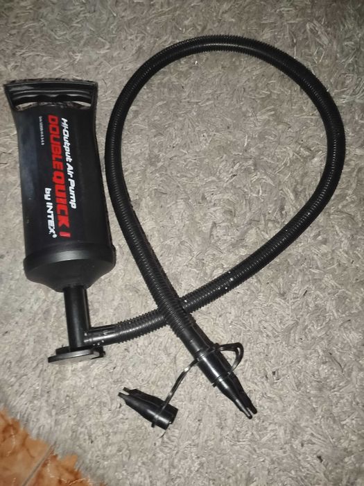 Bomba manual como nova.