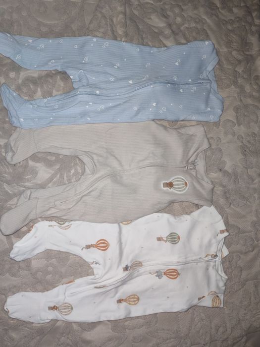Lote de roupa bebe 0-1 meses nova