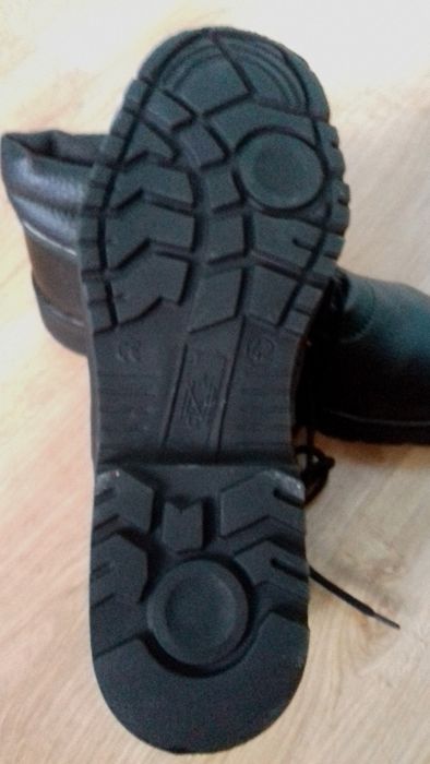 Buty robocze r. 42 **Nowe**