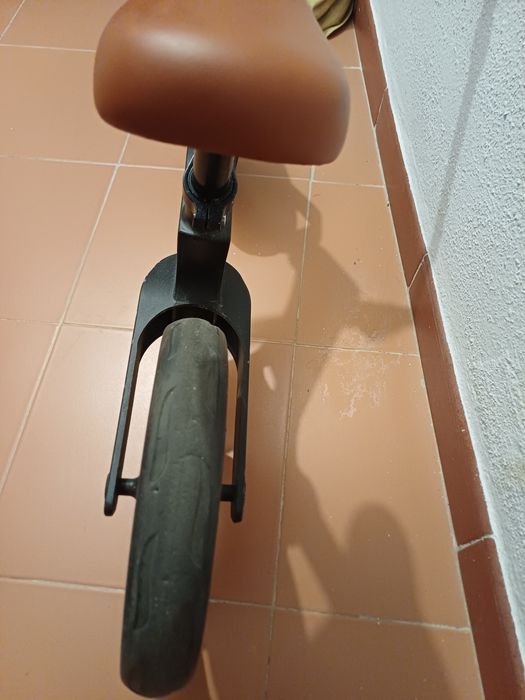 bicicleta sem pedais criança