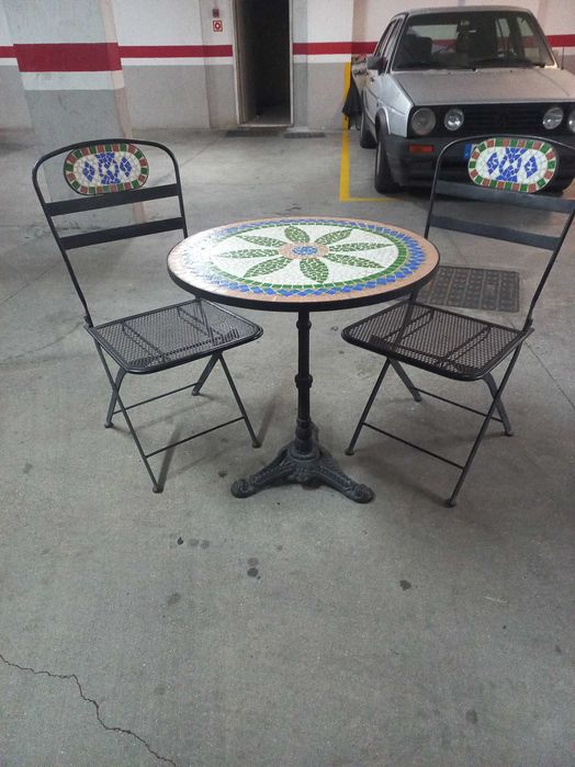 Mesa com cadeiras