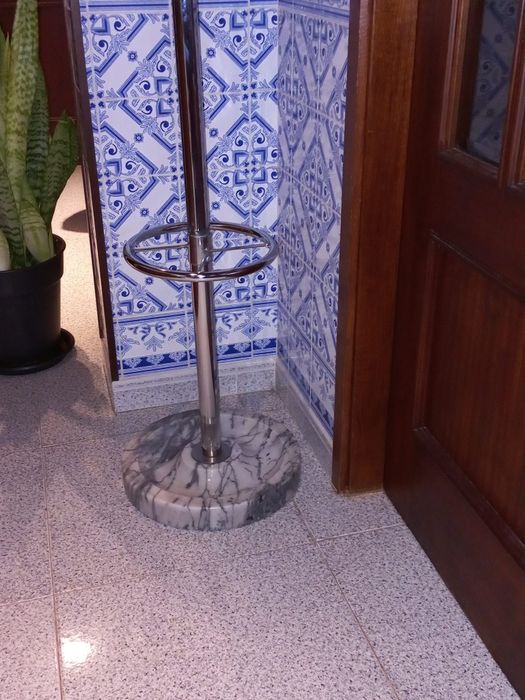 Bengaleiro e chapeleira 1,78cm de altura