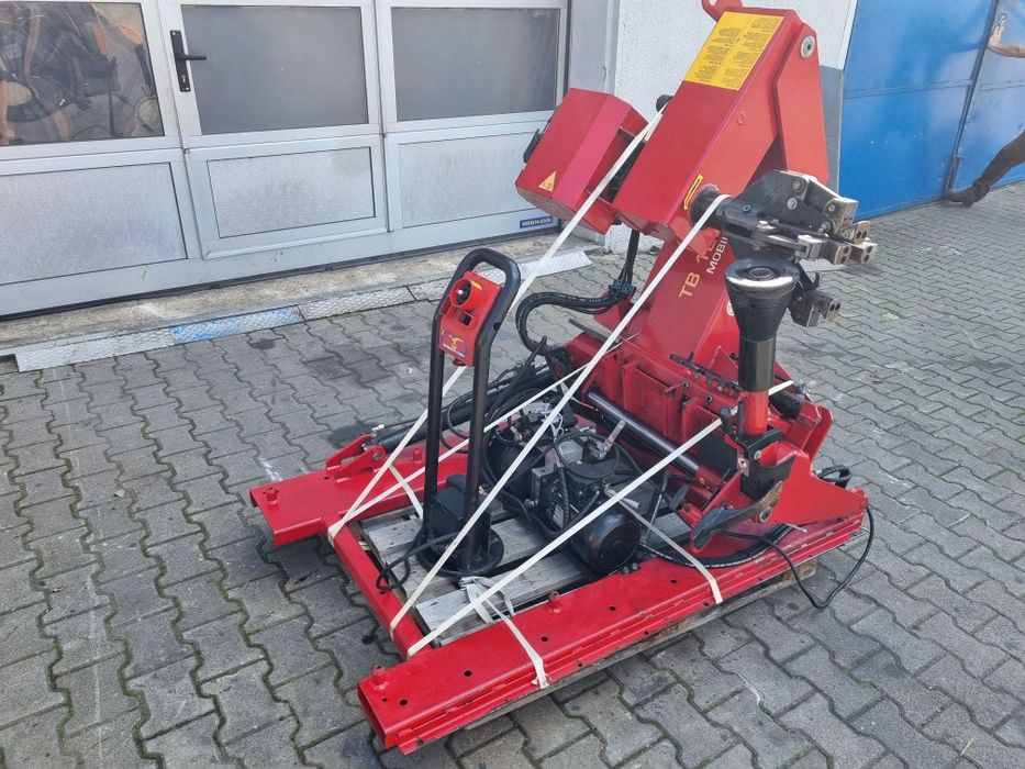 Montażownica do opon ciężarowych  Mondolfo Ferro  TB122 MOBILNA