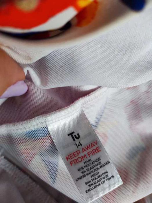 Tu r 42 jednoczęściowy strój kąpielowy kwiaty