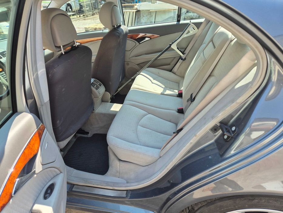Mercedes Benz   E  220 CDI