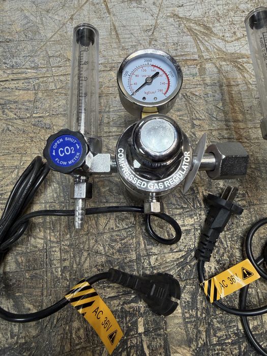 Редуктор универсальный  CO2/Ar с подогревателем