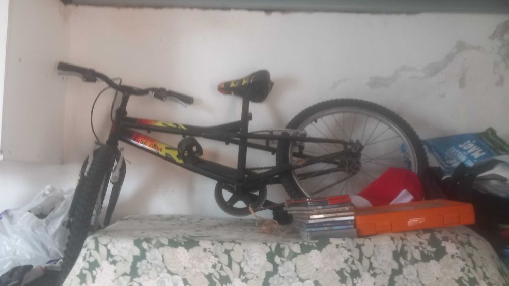 Bicicleta Team C/pintura de fogo para criança/adolescente