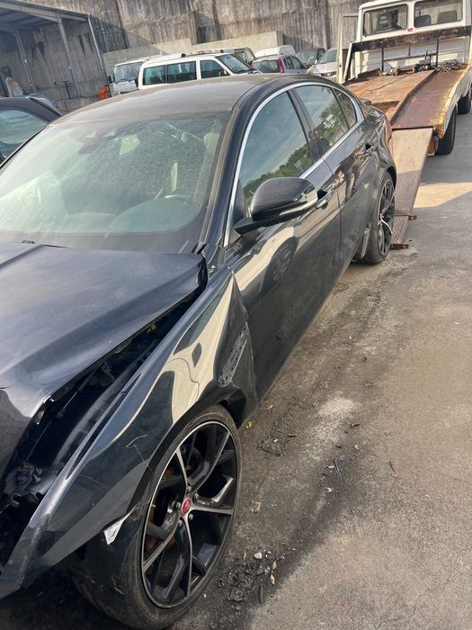 Jaguar XE 2.0 Para peças