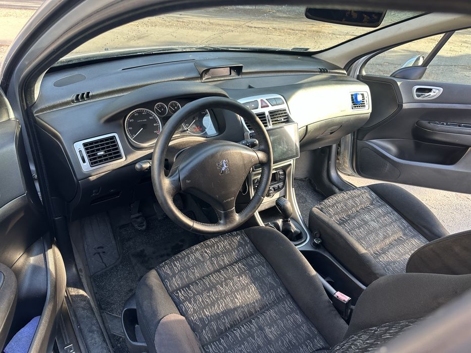 Peugeot 307 sw 2 литра бензин