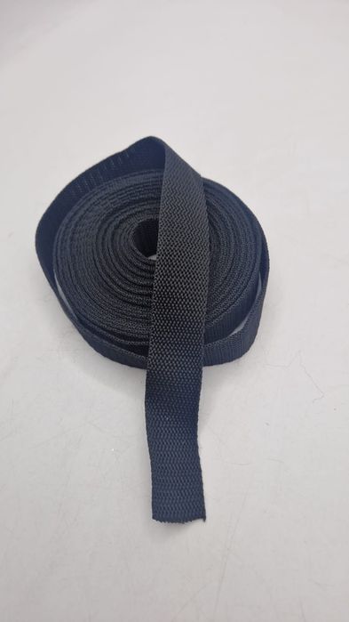 Taśma nośna czarna kupon 6 m.x 2,50 cm.