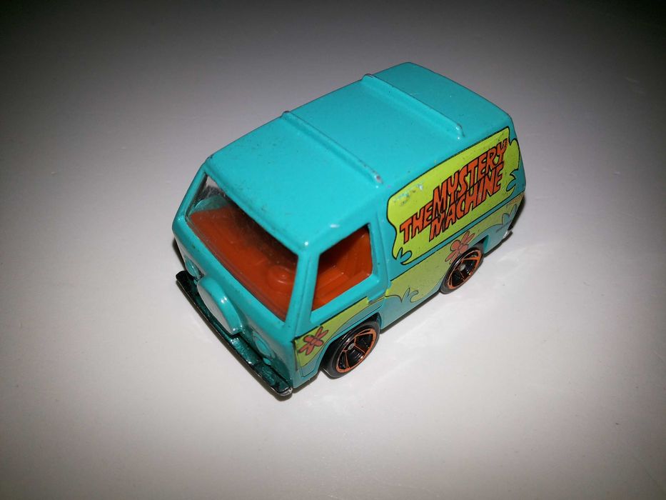 Hot Wheels - The Simpsons , Scooby Doo . etc