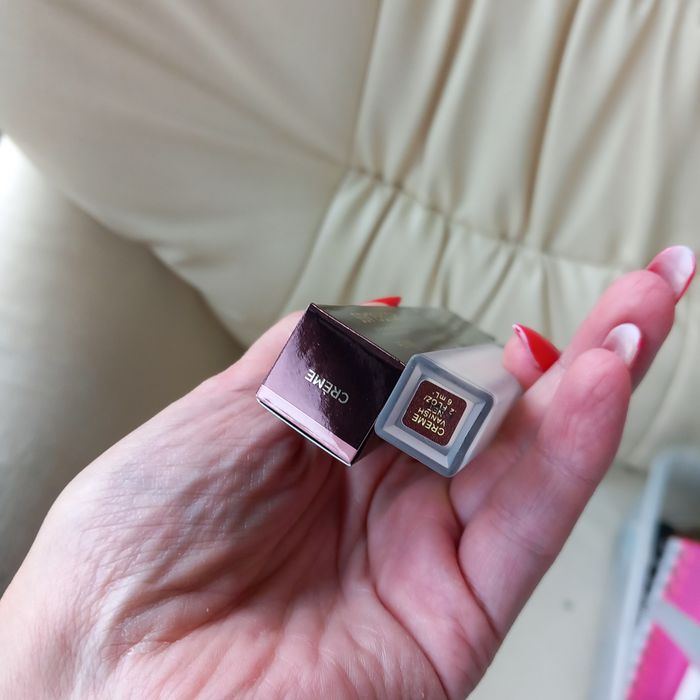 Nowy korektor Hourglass creme 6 ml