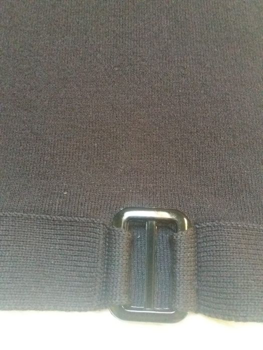 Sweter koloru czarnego
