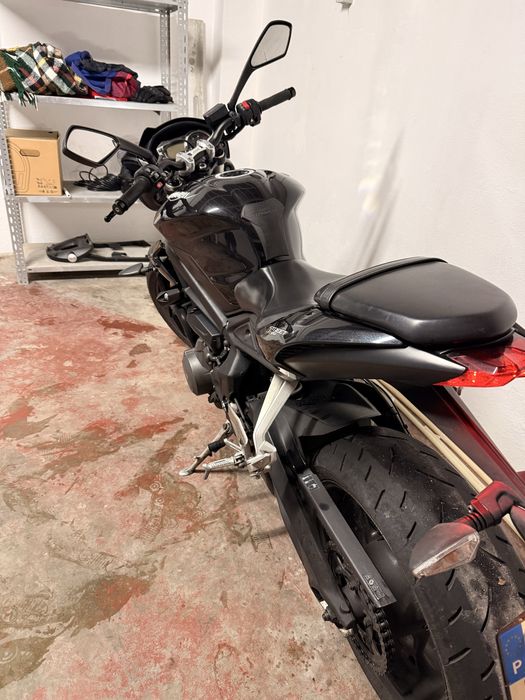 Vendo Triumph Street Triple S660
