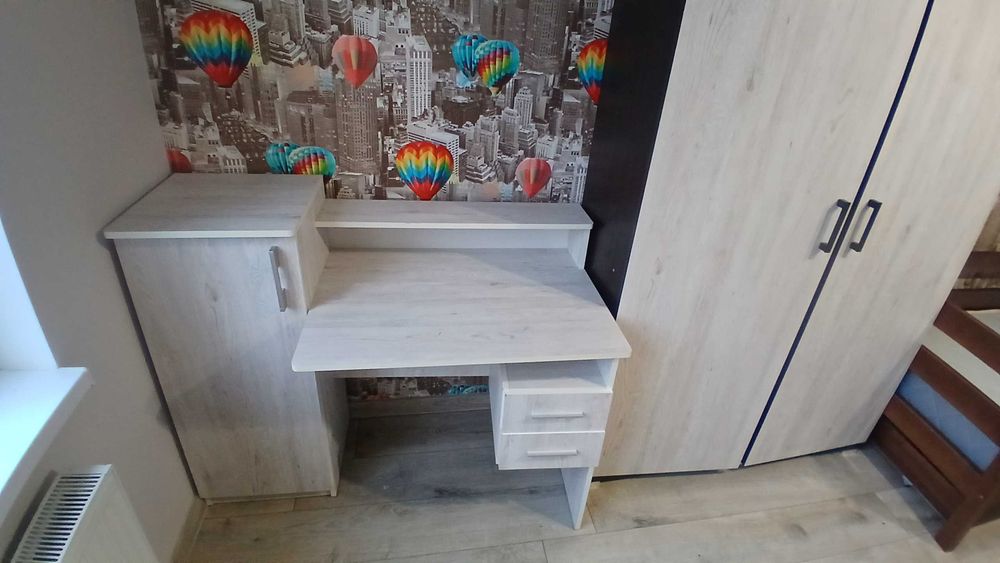 Меблі в дитячу, письмові столи!