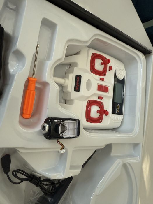 Dron SYMA X5HC Kamerą