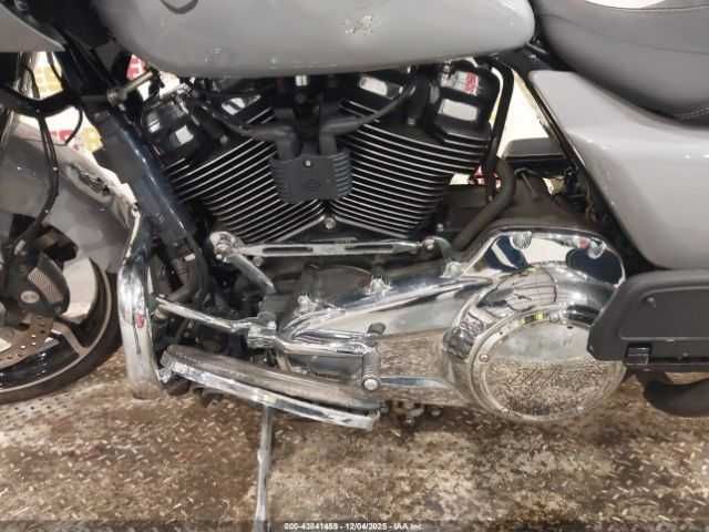 Harley-Davidson FLTRX 2024