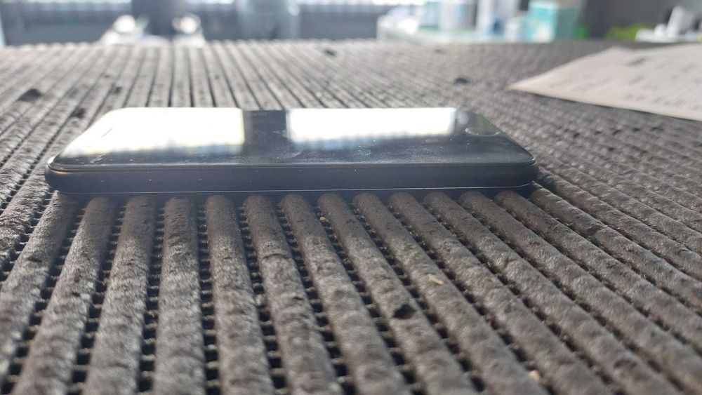 iPhone SE 2020 Usado com ecrã e bateria NOVA!!64730023827075121