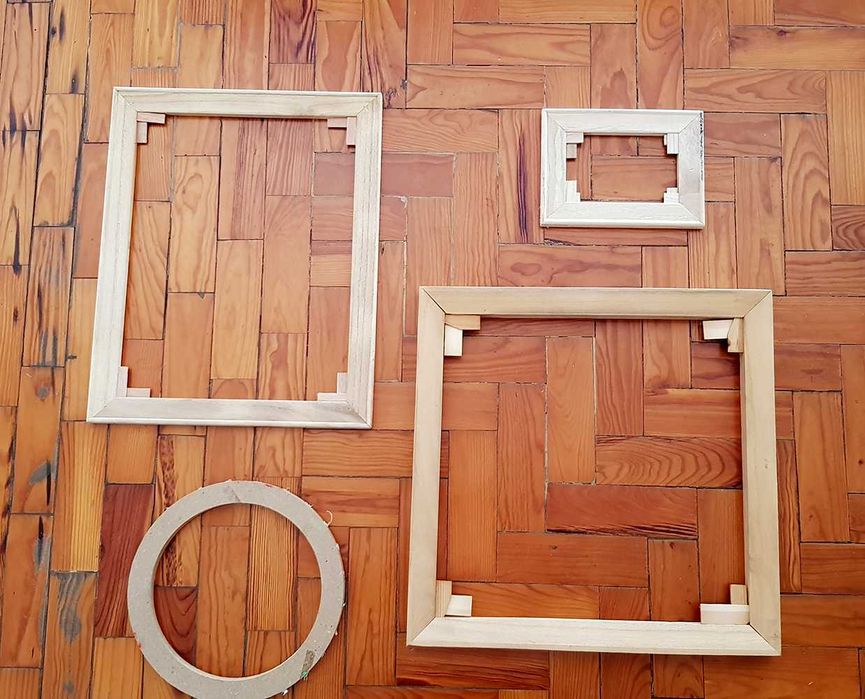 4 Wooden Stretchers for Canvas with Multiple Sizes and Locking Mechanisms (Fine Art)