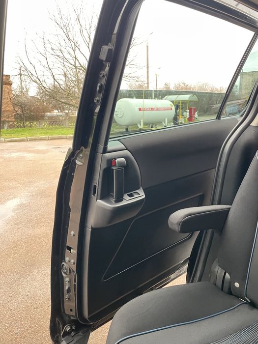 Продам Mazda 5, 2012р.щойно пригнана 7місць,