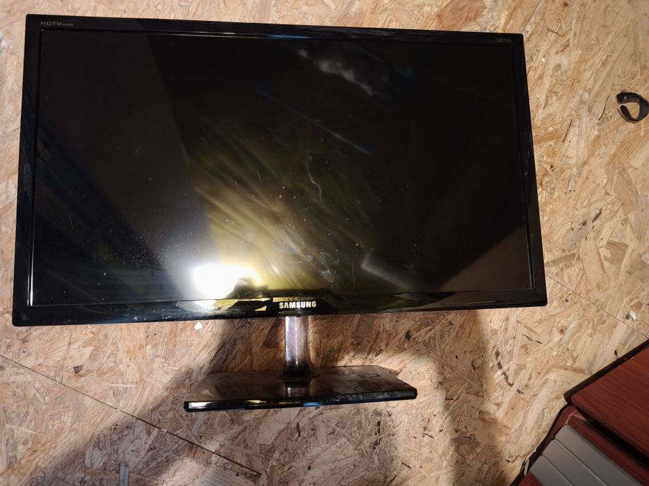 Monitor 27' z funkcją TV