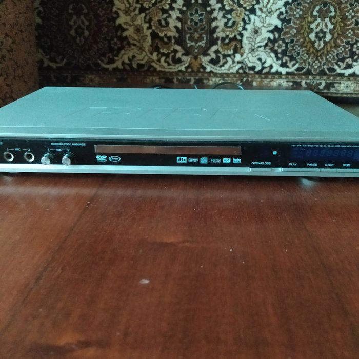 DVD-плеєр ВВК DV521S