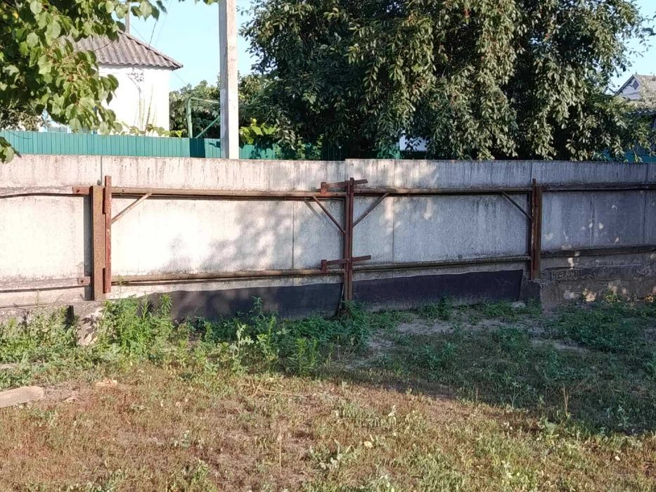Продам земельну ділянку під забудову в центрі села Синява (Білоцерківський район)
