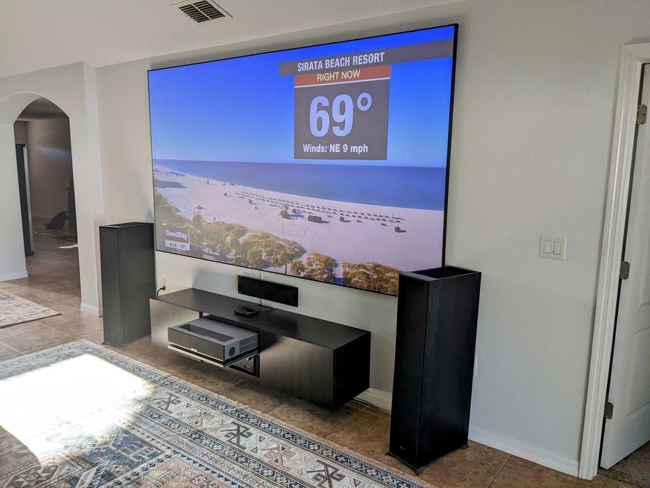 Ultra Short Throw 4K Laser Projector Лазерный 4K проектор