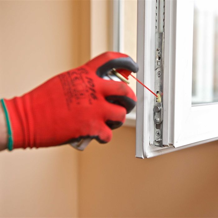 Ремонт окон, Регулировка дверей (двери, окна). Срочный выезд.