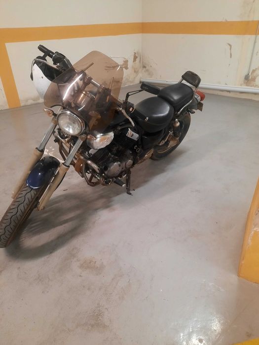 Moto Yamaha virago 535
