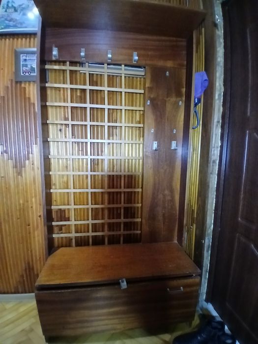 Вішалки для передпокою .