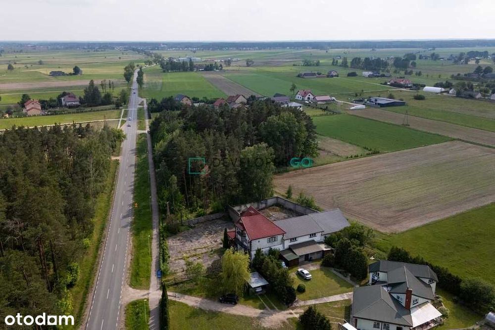 Przestronny dom w doskonałym miejscu dla biznesu.