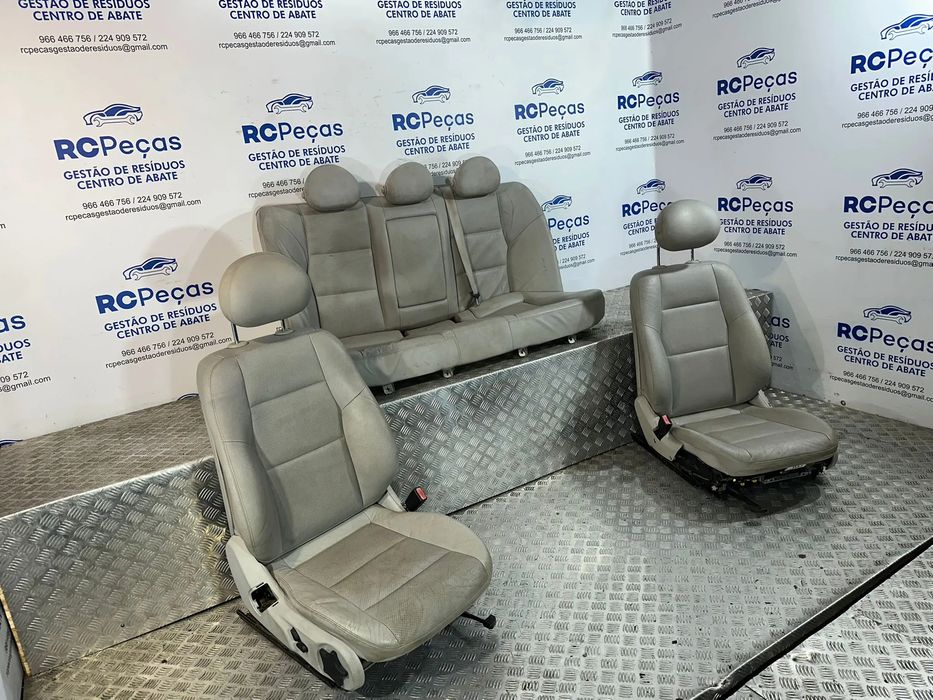 Conjunto Bancos Mercedes W203 Sedan Elétricos Pele Perfurada Original