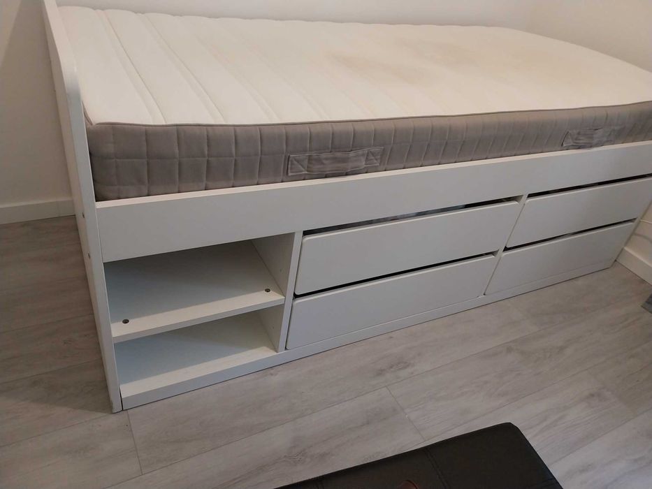 Cama solteiro com colchão e estrado