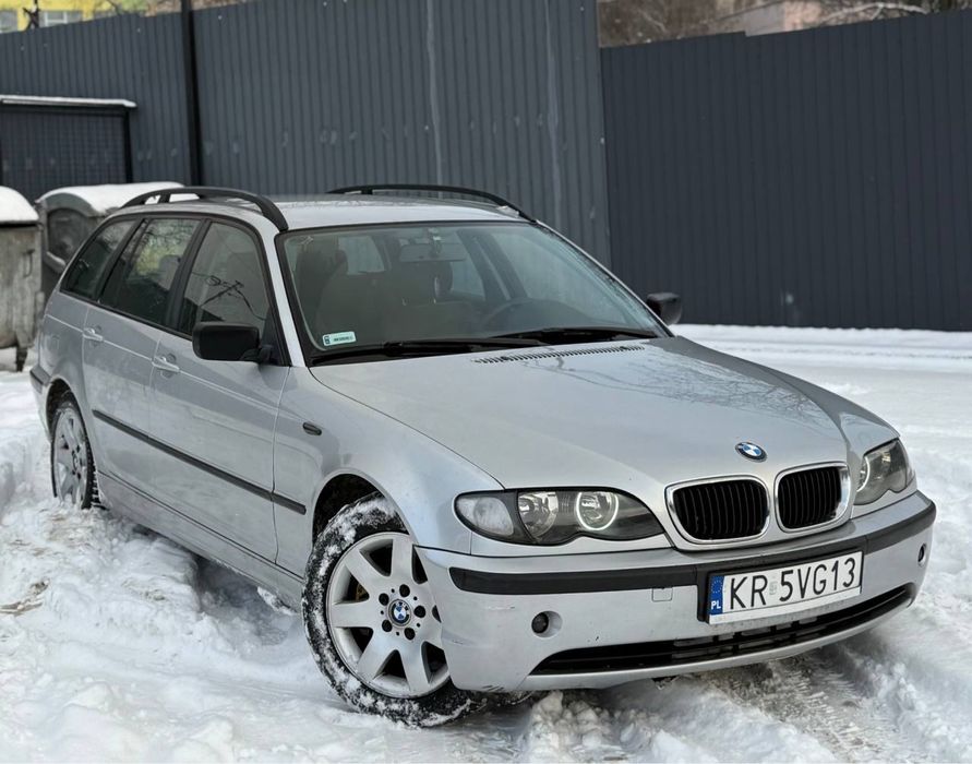 BMW е46 рестайлинг,2004 год,2.0 турбо дизель,механика 6ст. Техника хорошая,шикарный свет,музыка,подогревы,кондиционер,расход до 7/100км,резина зима,рабочая стабилизация,дорогу держит отлично,оригинальные титаны,новый акб! Короче говоря тачка сел-поехал,возможно поставить на временный учет. Торга нет