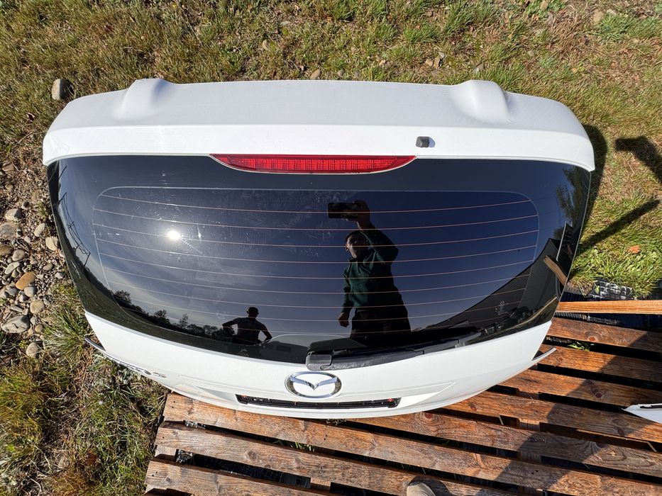 Ляда mazda 5 кришка багажника кляпа мазда 5