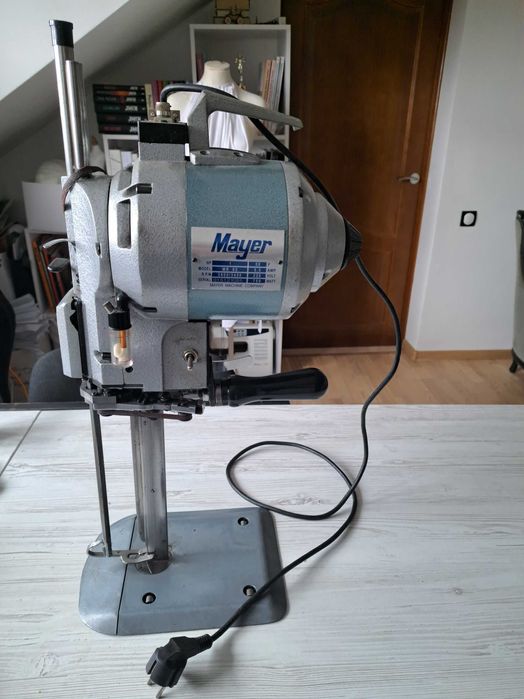 Нож закройный Маер