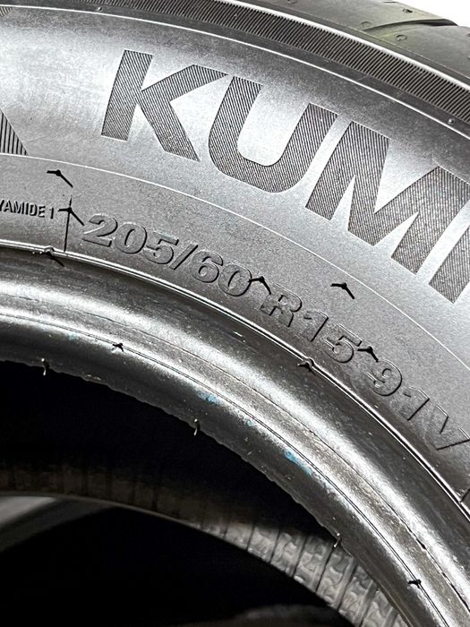 Pneus Kumho Ecsta HS52 - 205/60/15 - Como NOVOS