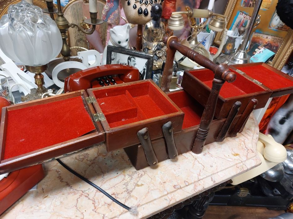 Caixa de costura de madeira articulada