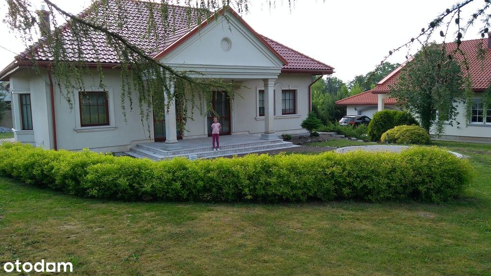 Przestronny dom na wsi w stylu dworkowym 140 m2 przy drodze A4