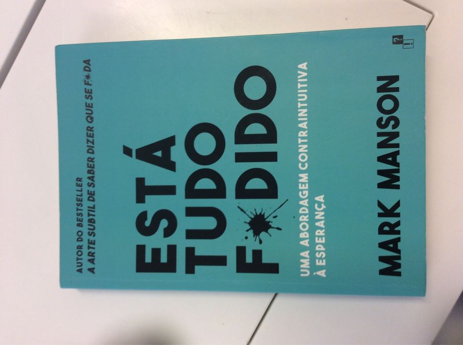Livro "ESTÁ TUDO F0DIDO"