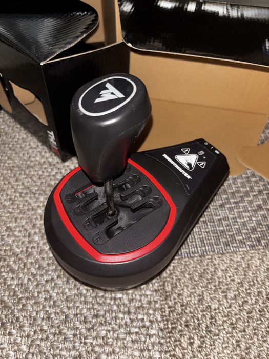 ThrustMaster TH8S