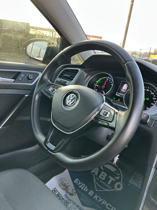 Продам Volkswagen e-Golf 2014 рік можлива розстрочка, кредит, обмін!