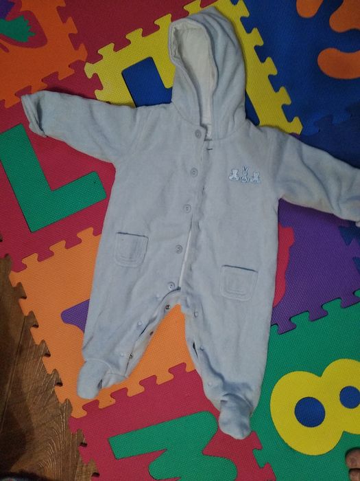 Продам комбинезоны и человечки