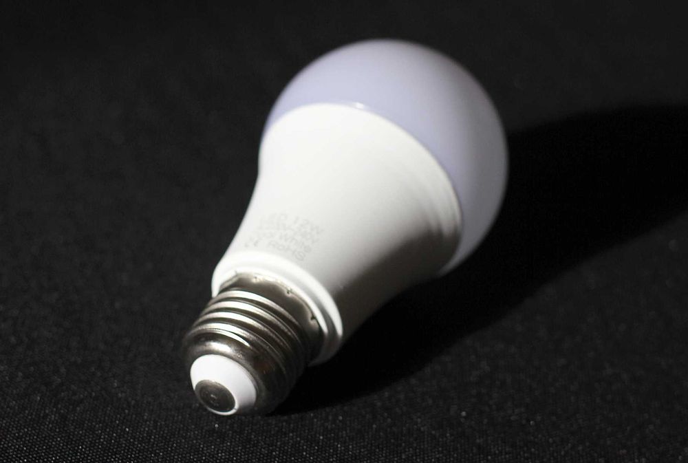 Led лампочка Е27 12W