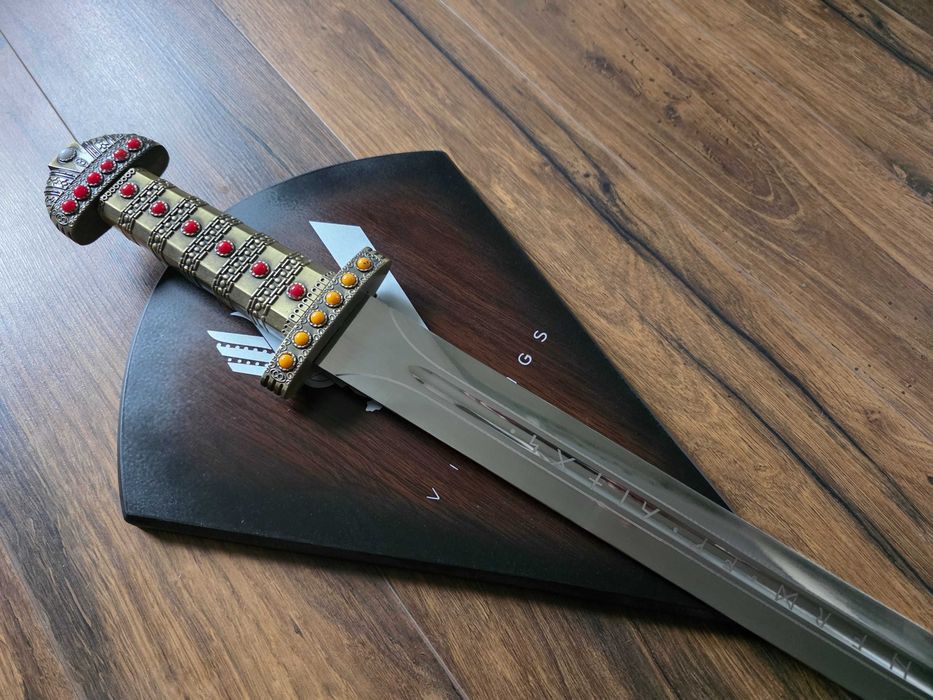 Miecz Wikingów Ragnara Lothbroka